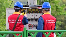 国网丰城市供电公司：红霞漫山时 银线护春忙