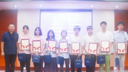 吉安职业技术学院举行电子电路现场工程师满坤班阶段表彰暨拜师仪式